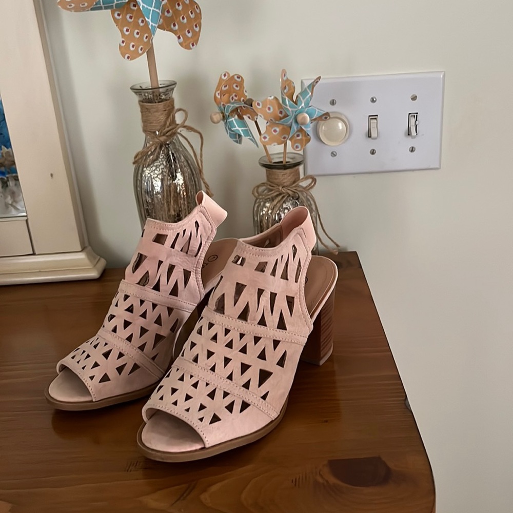 Top Moda sandals BRAND NEW! Blush color Size 7 Soft Suede. 3” heel